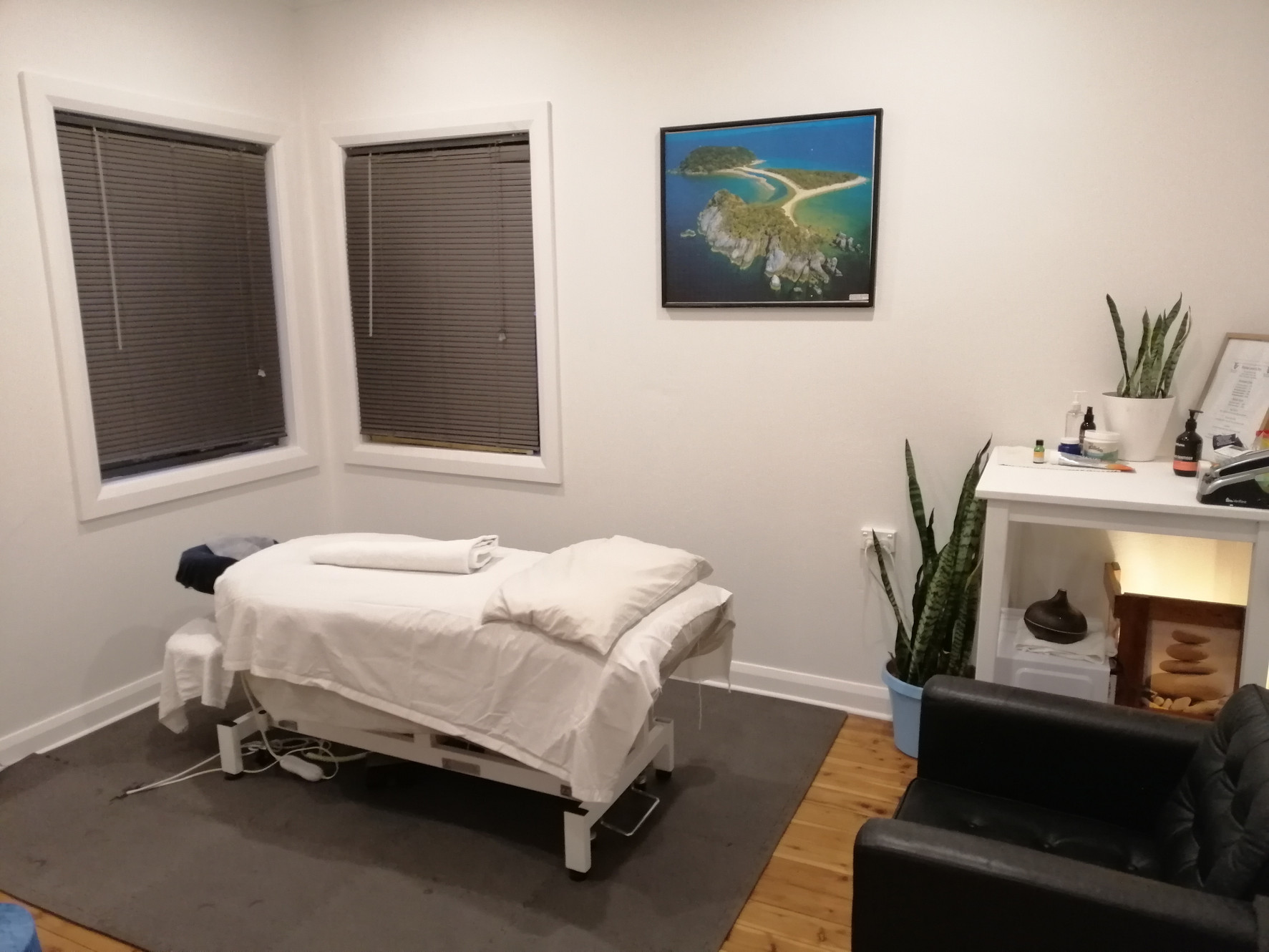 Massage And Treatment, Hillsdale, NSW