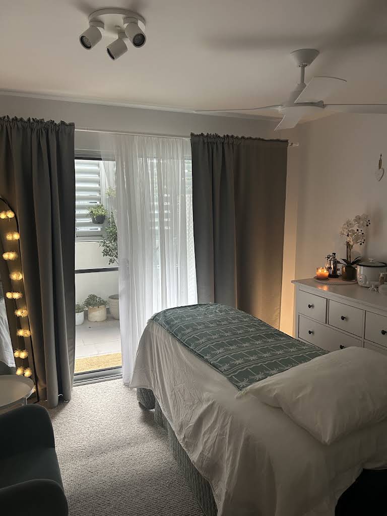 Society Isle Beauty and Wellbeing, Bulimba, QLD